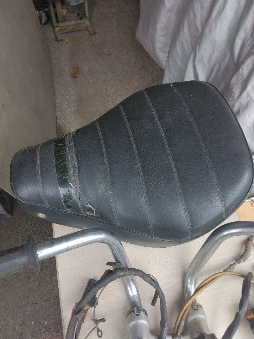 モンキーの部品いろいろです。