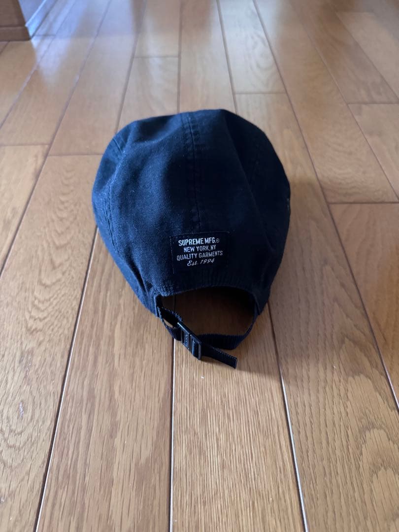 Supreme 黒キャップ バックストラップ付き