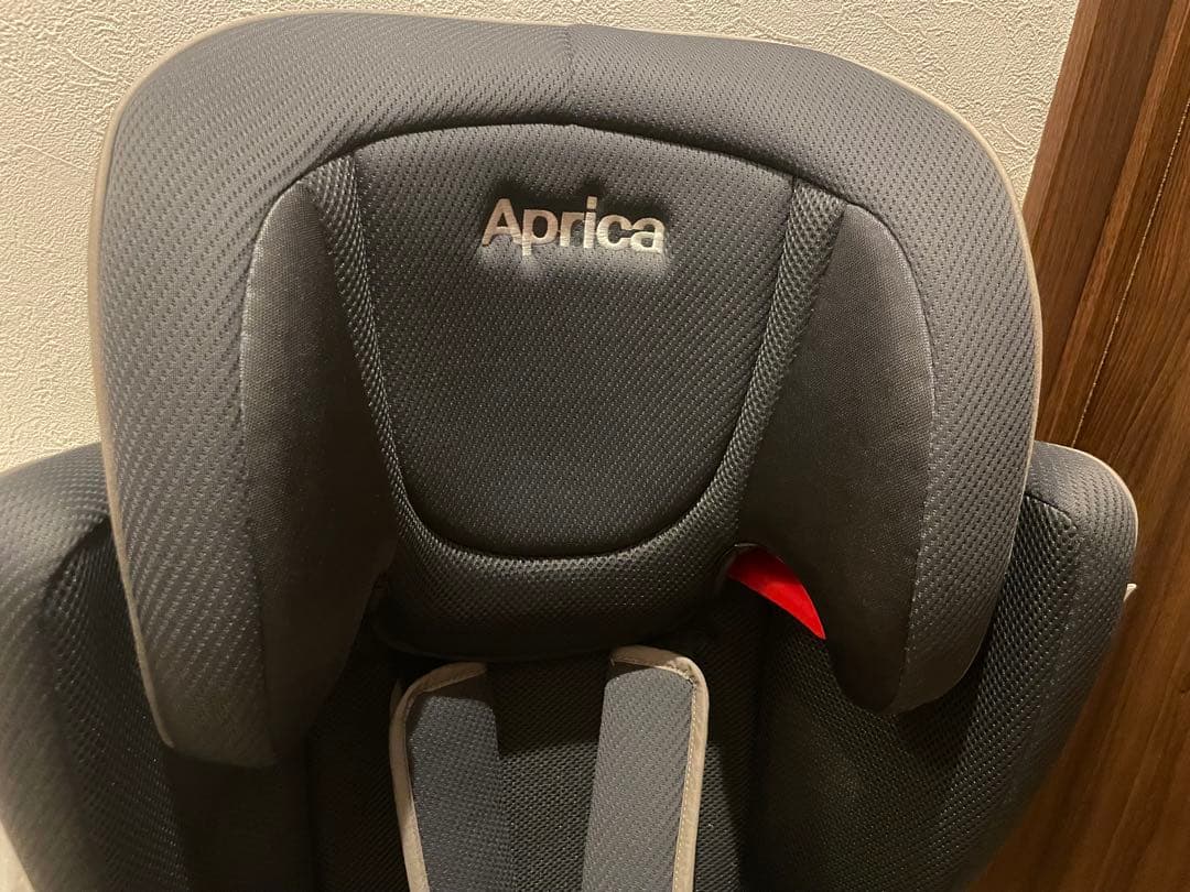 【極美品】Aprica ジュニアシート ネイビー エアグルーヴAD ネイビー