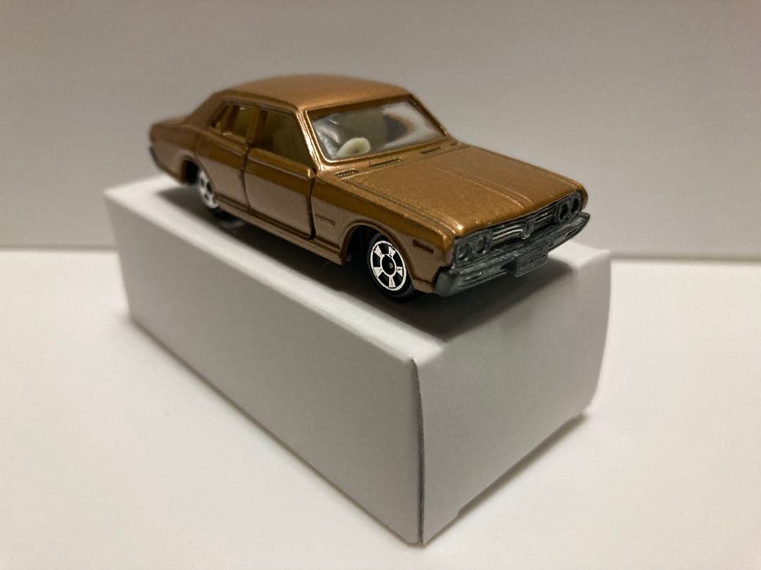 トミカ　No.33 香港製　ニッサン　セドリック