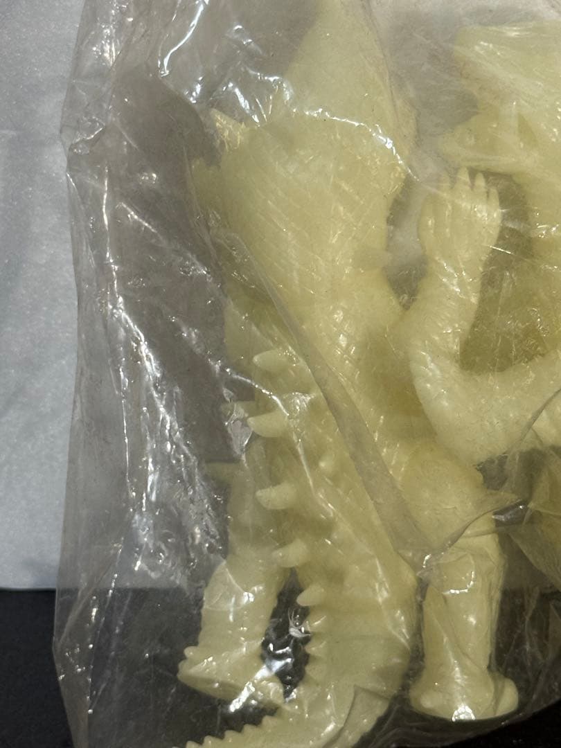 MARUSAN ガメラ バルゴン 2体セット　蓄光版 ソフビ フィギュア