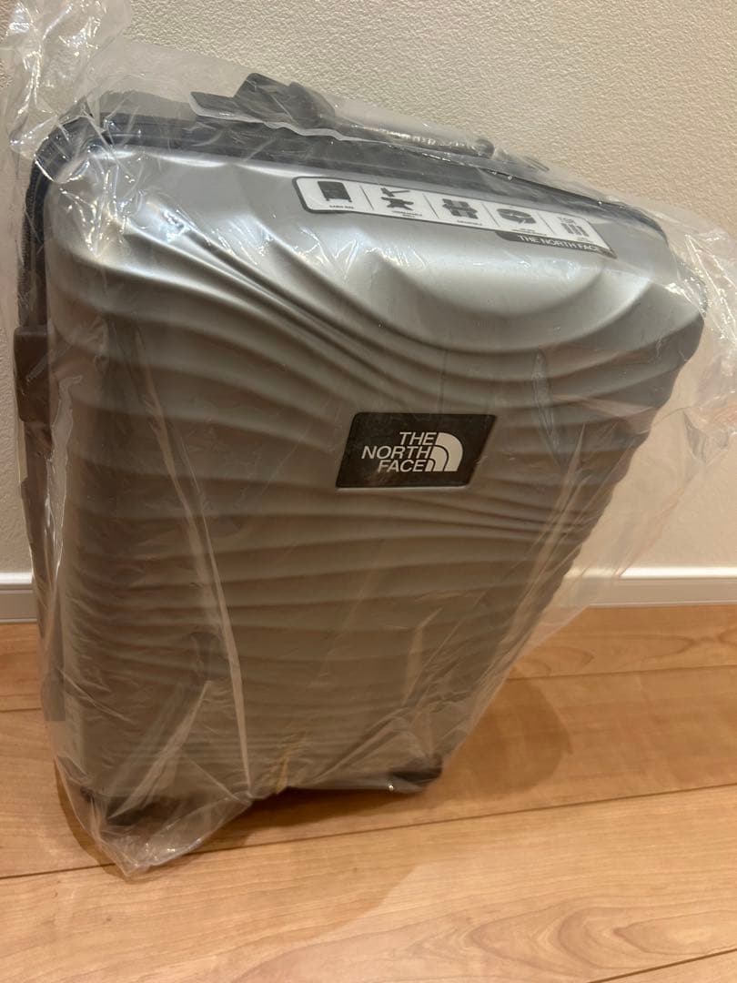 海外限定　THENORTH FACE 20インチ キャリーケース　機内持込