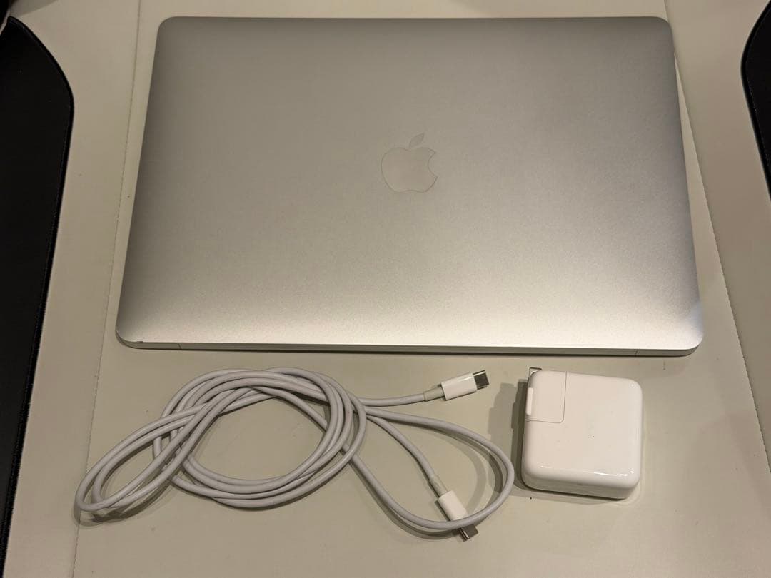 Apple MacBook Air (M1, 2020) シルバー US