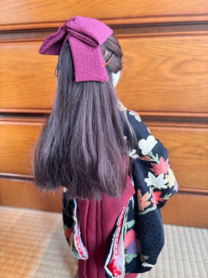 花柄着物の人形 スタンド付き