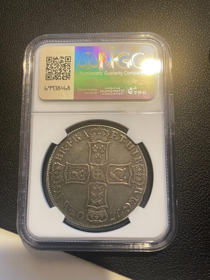 相場60-90万円　1703年VIGO ENGLAND CROWN銀貨
