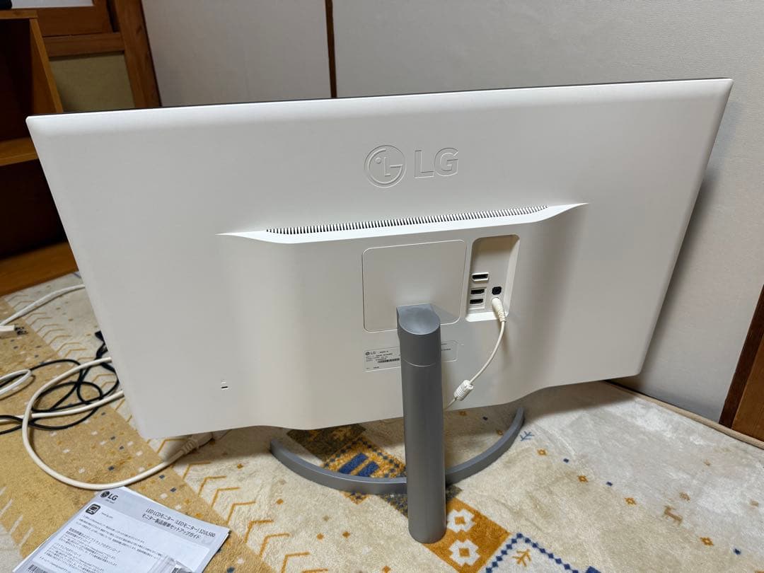 サラダ　LG モニター 31.5インチ4K 32UL500-W