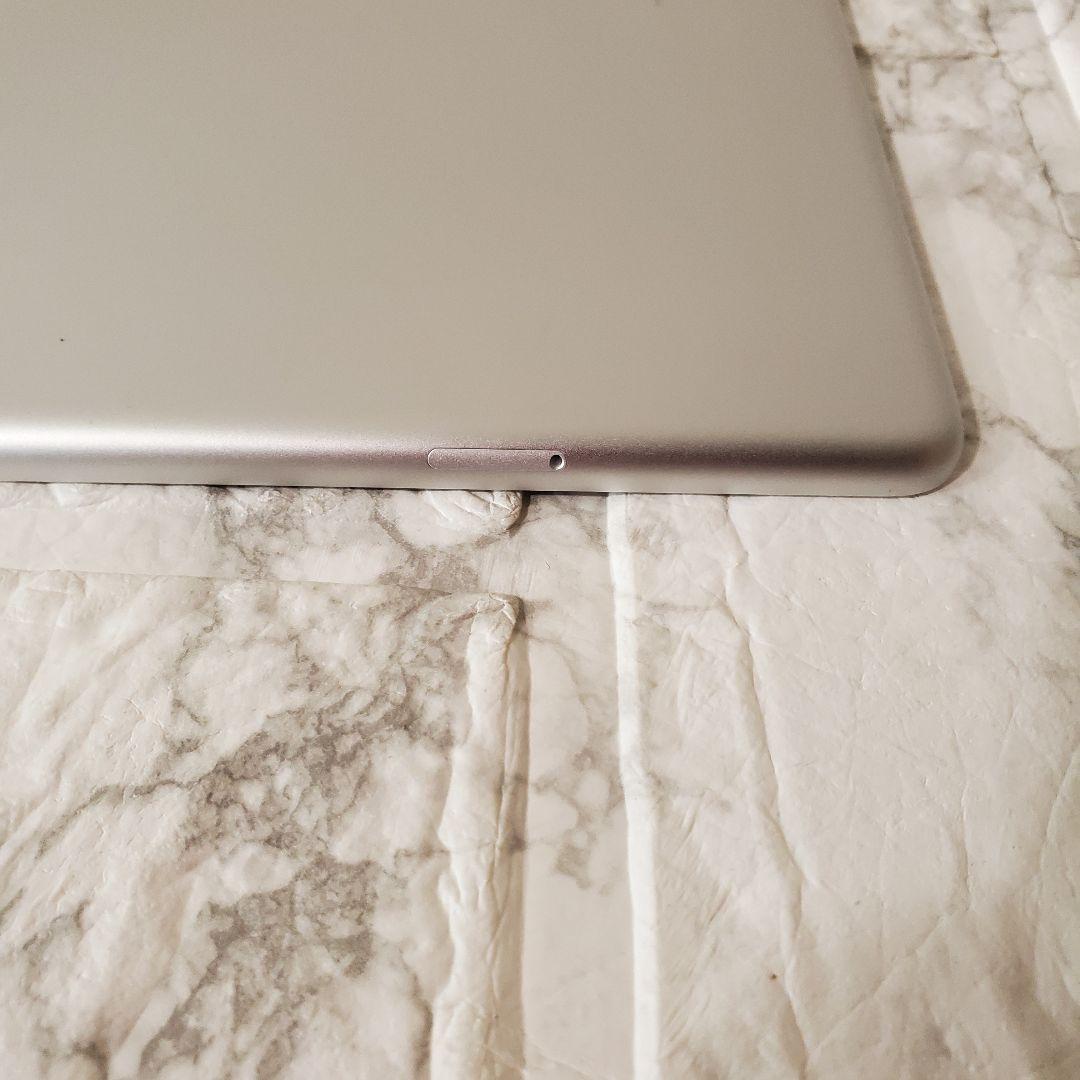 121 iPad pro 12.9 1世代 128GB SIMフリー シルバー
