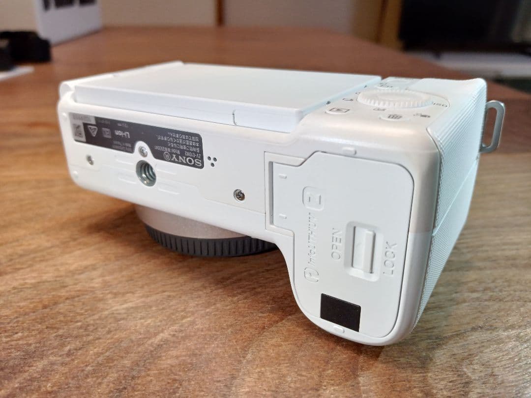 a*e様 【メーカー保証 5月6日迄付帯】SONY ZV-E10M2 ボディ取説