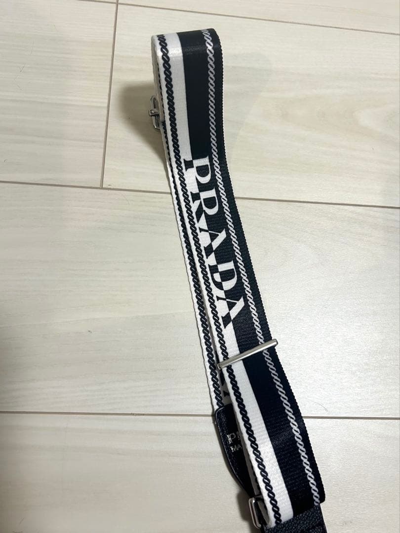 プラダ　ショルダーバッグ