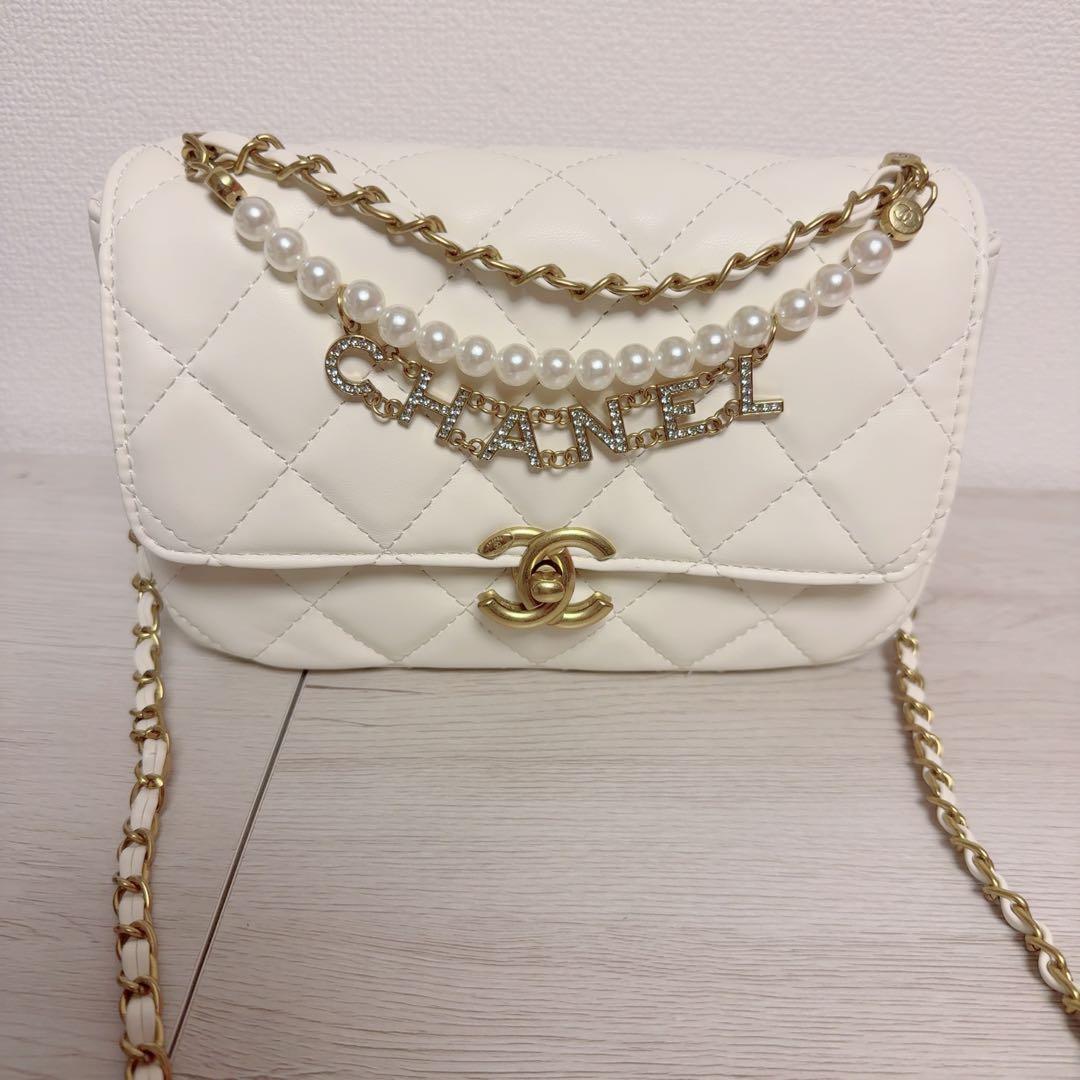 CHANEL キルティングショルダーバッグ パールチェーン ロゴ ノベルティ