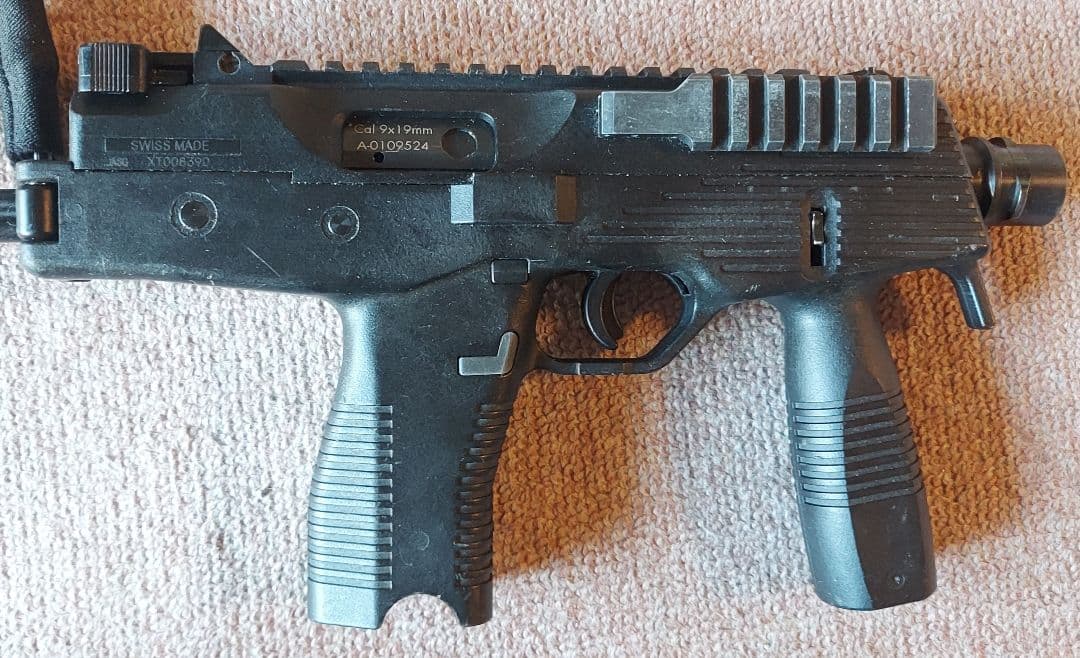 KSC MP9ガスガン　マガジン・サプレッサー・スリングセット(箱なし・現状品)