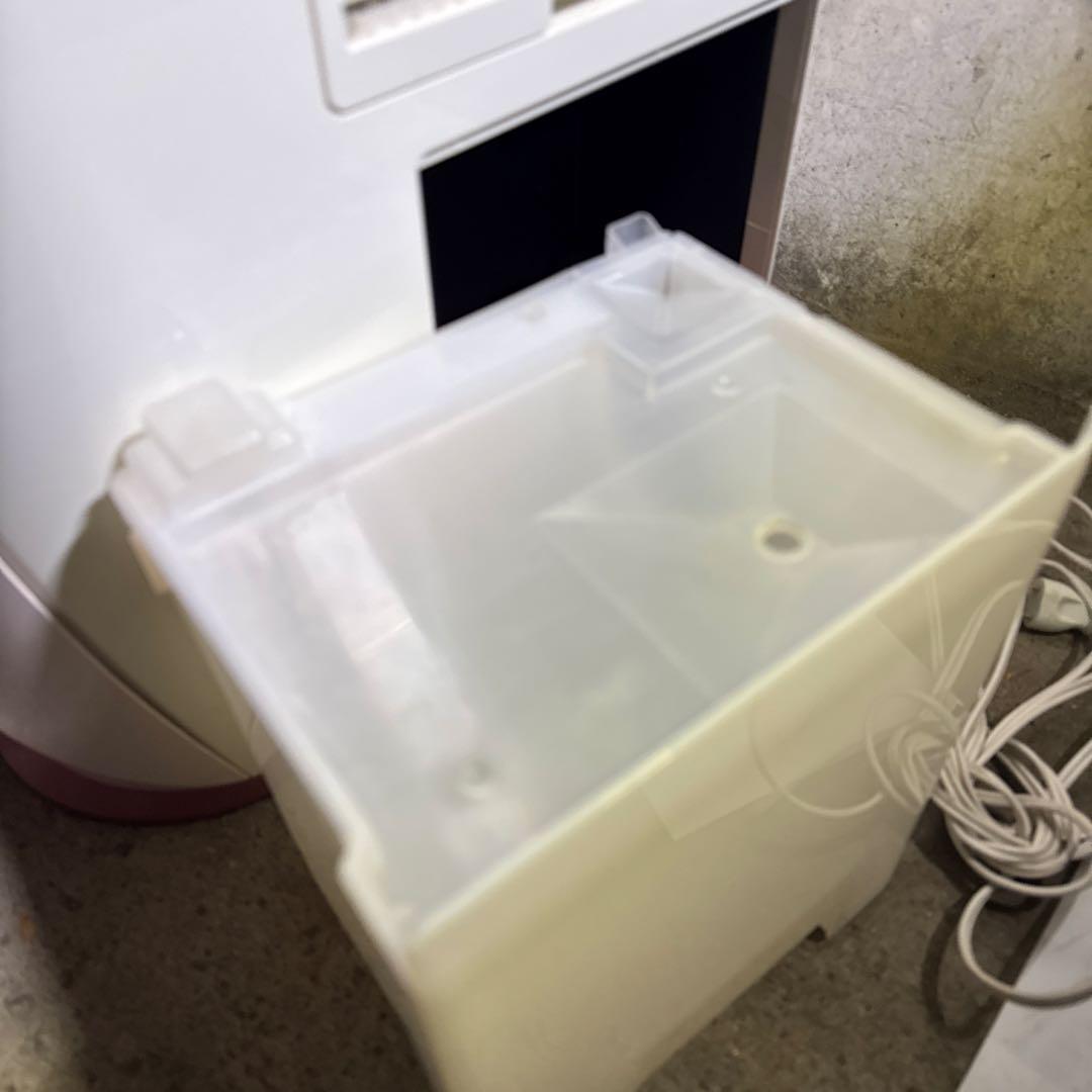 除湿機 衣類乾燥機能付き ホワイト　CORONA 2017年製