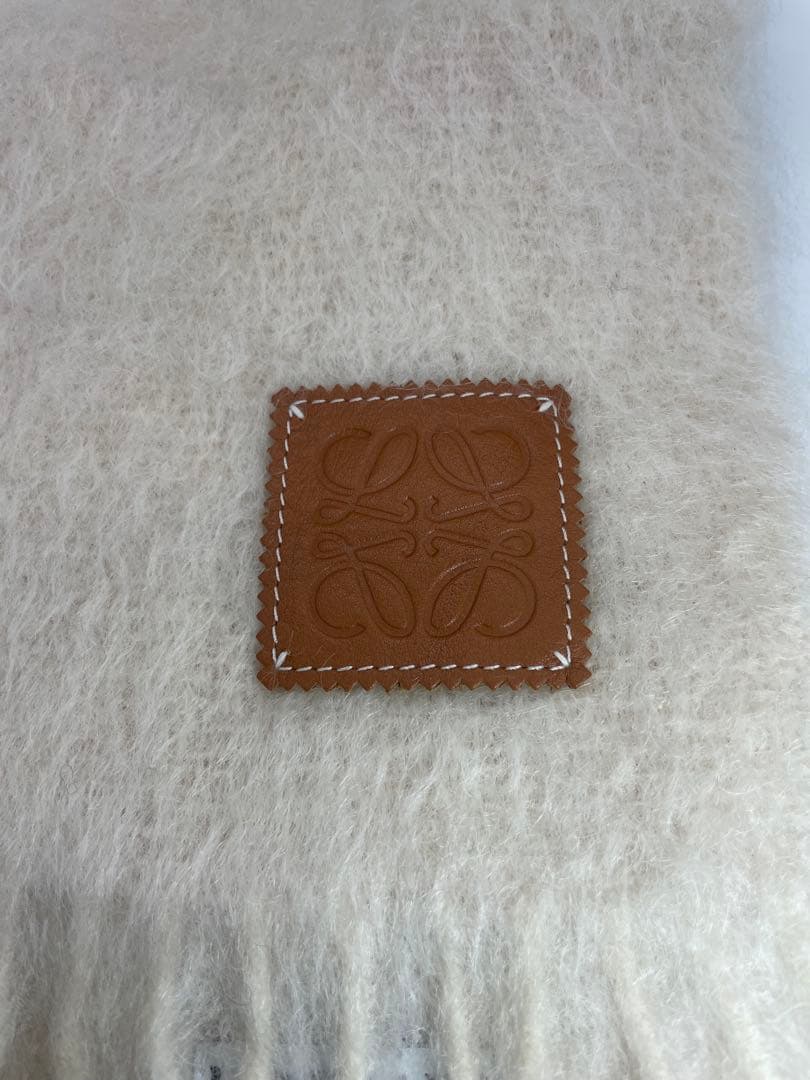 LOEWE アイボリー モヘアマフラー（ショッパー付き）