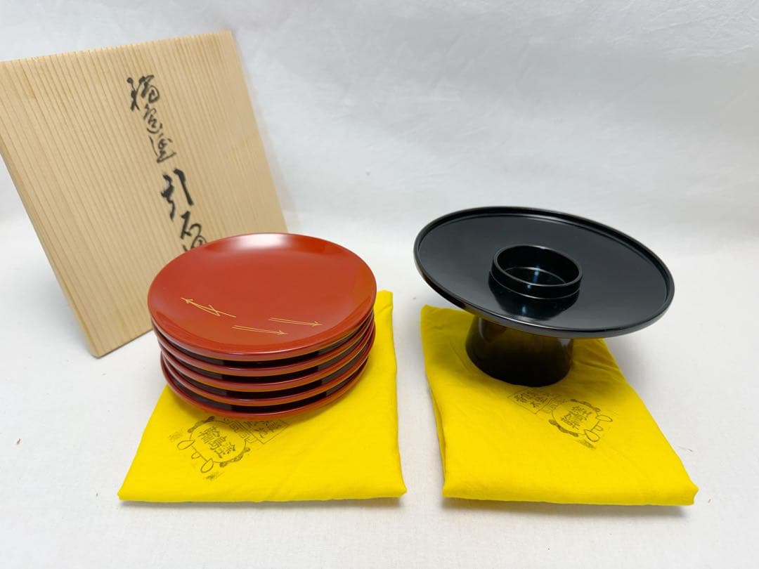 未使用 塗師 静峰作 懐石道具 輪島塗 木製盃台 引盃松葉蒔絵5客 共布 共箱