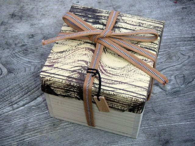 ♥美濃焼　特上　志野　茶碗　在銘　桐箱付き　骨董品　古玩