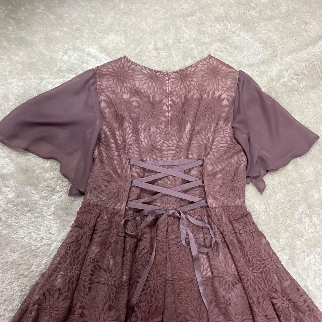 新品　AIMER 花柄刺繍フレアスリーブフィット&フレアパーティードレス