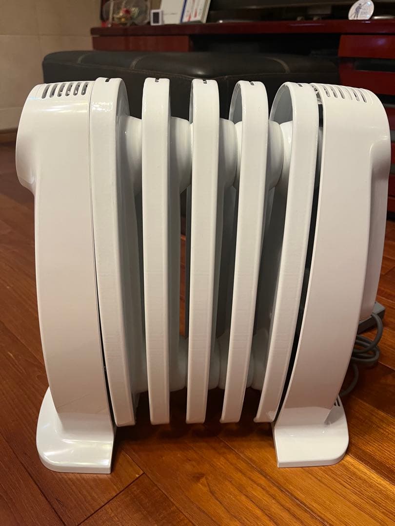 美品！DeLonghi デロンギオイルヒーター NJ0505E 500W