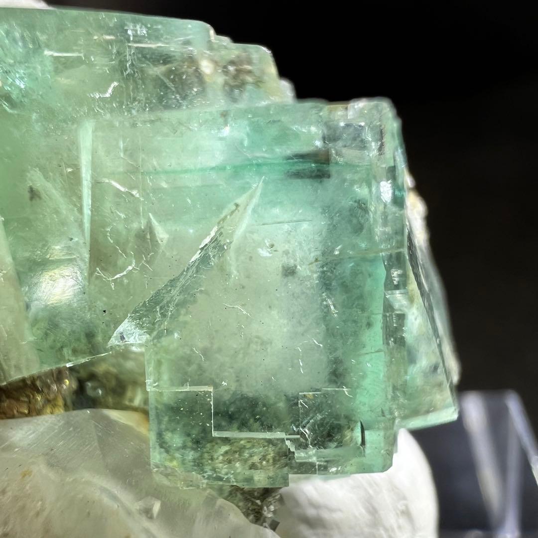 ヤオガンシャン産　カルサイト共生ブルーグリーンウィンドウフローライト