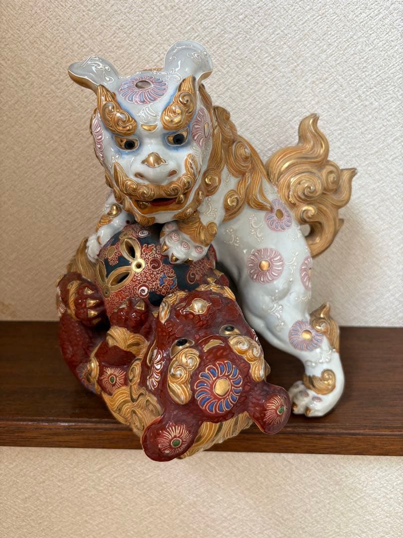 じゃれあい　玉乗り獅子　置物