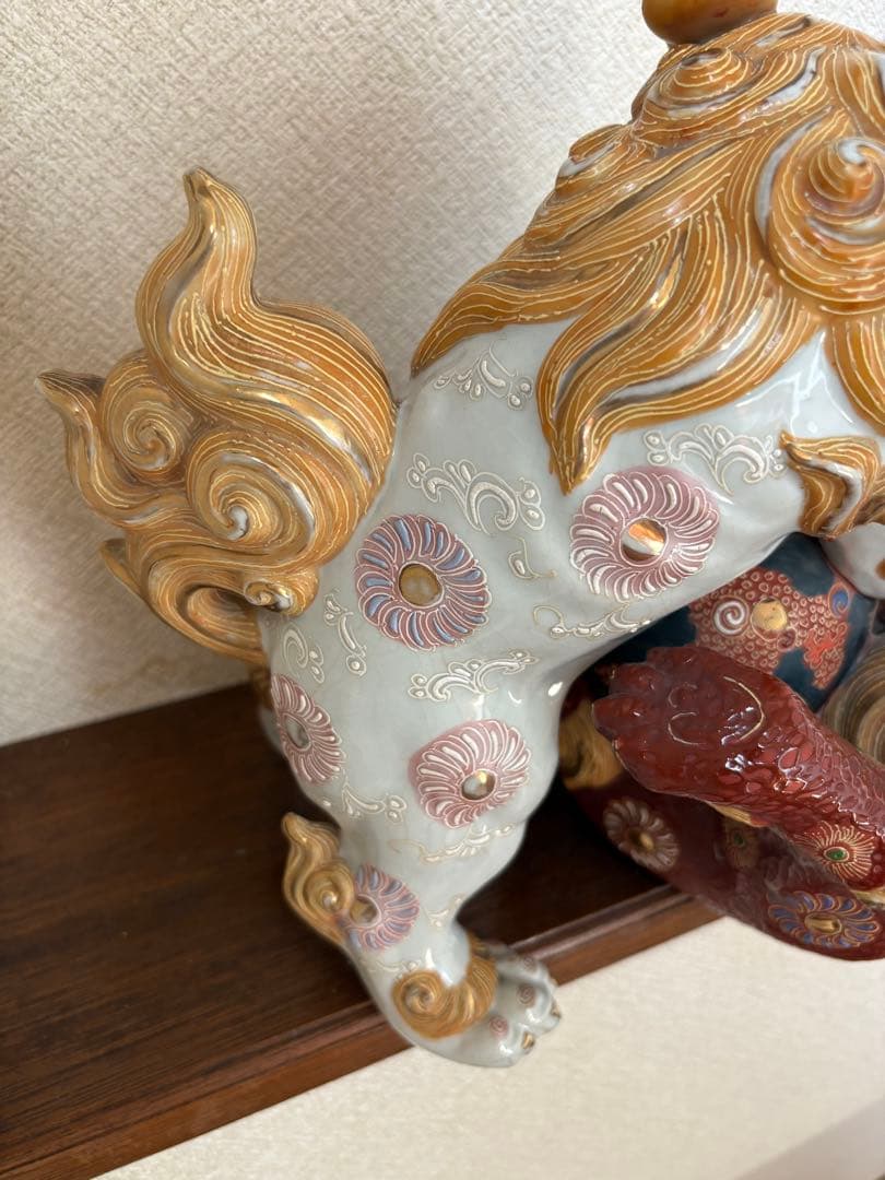 じゃれあい　玉乗り獅子　置物