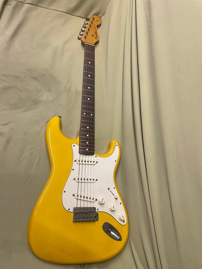 ふ*ふ様 Fender Japan ST62-55 RYL オークション形式に変