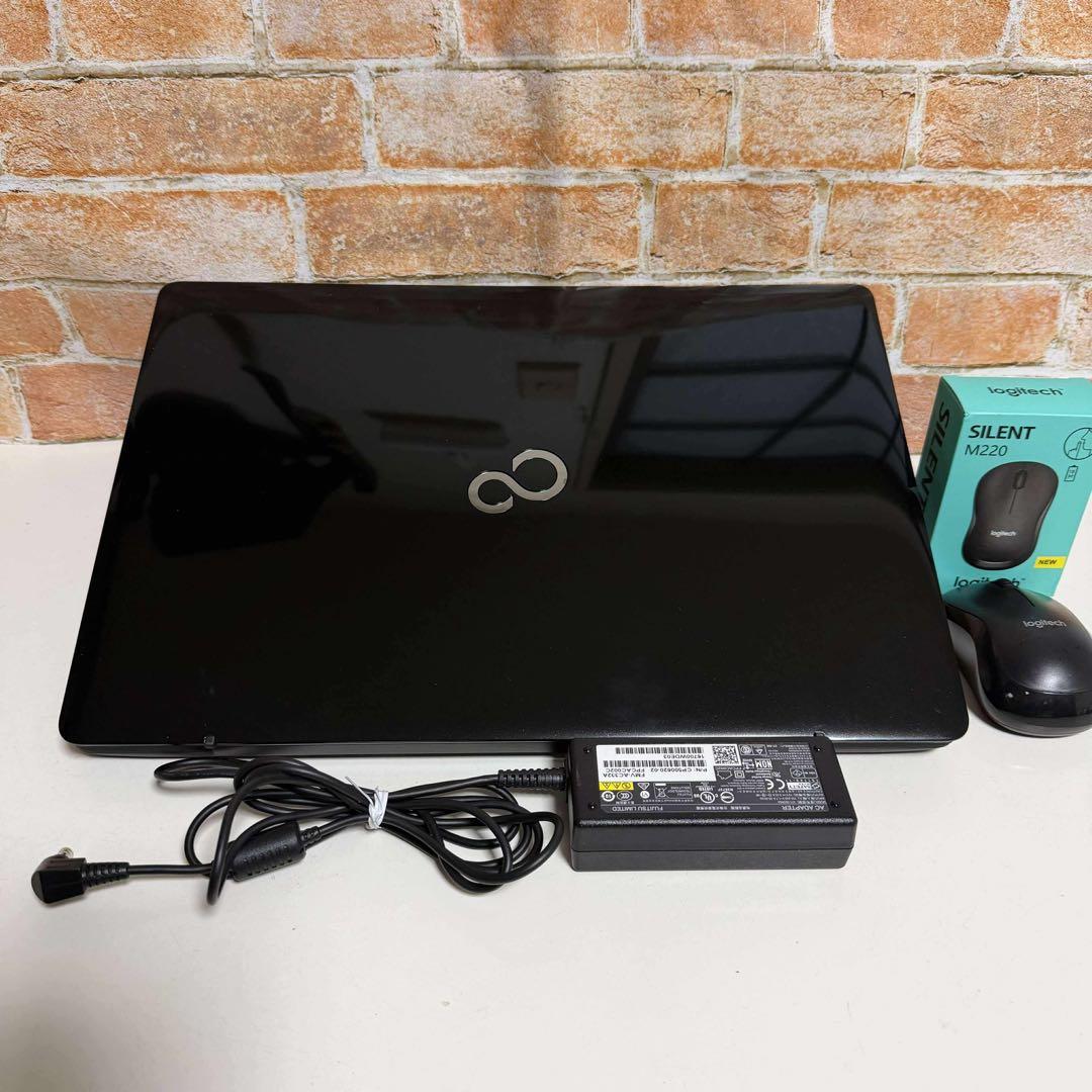 美品　富士通ノート PC SSD メモリ8GB Windows11 オフィス付き