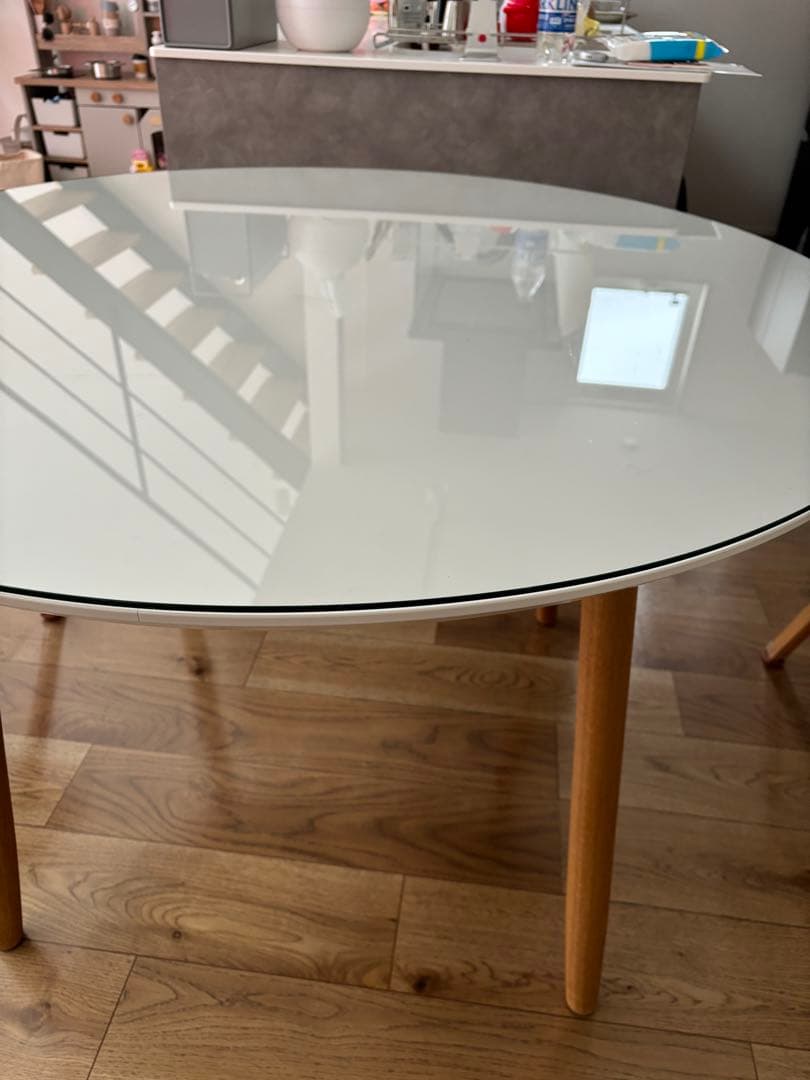 新品同様 カール・ハンセン＆サンBA103 ホワイト円形 ダイニングテーブル