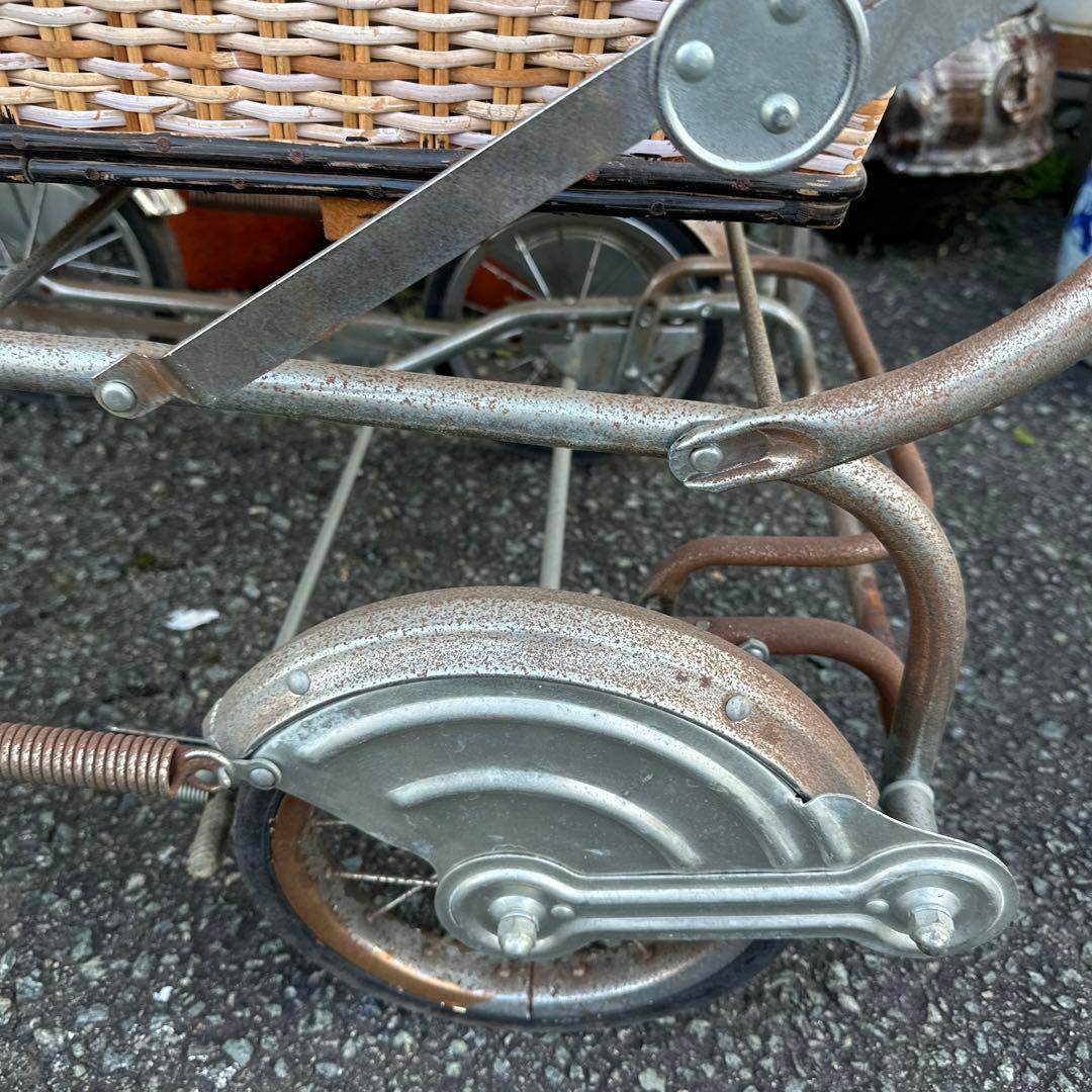 アンティーク　乳母車　とても可愛いホロ付き　ガーデンに！ペットに！