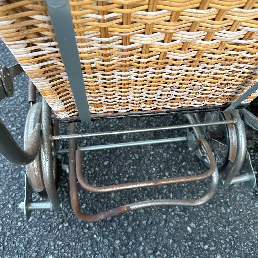 アンティーク　乳母車　とても可愛いホロ付き　ガーデンに！ペットに！