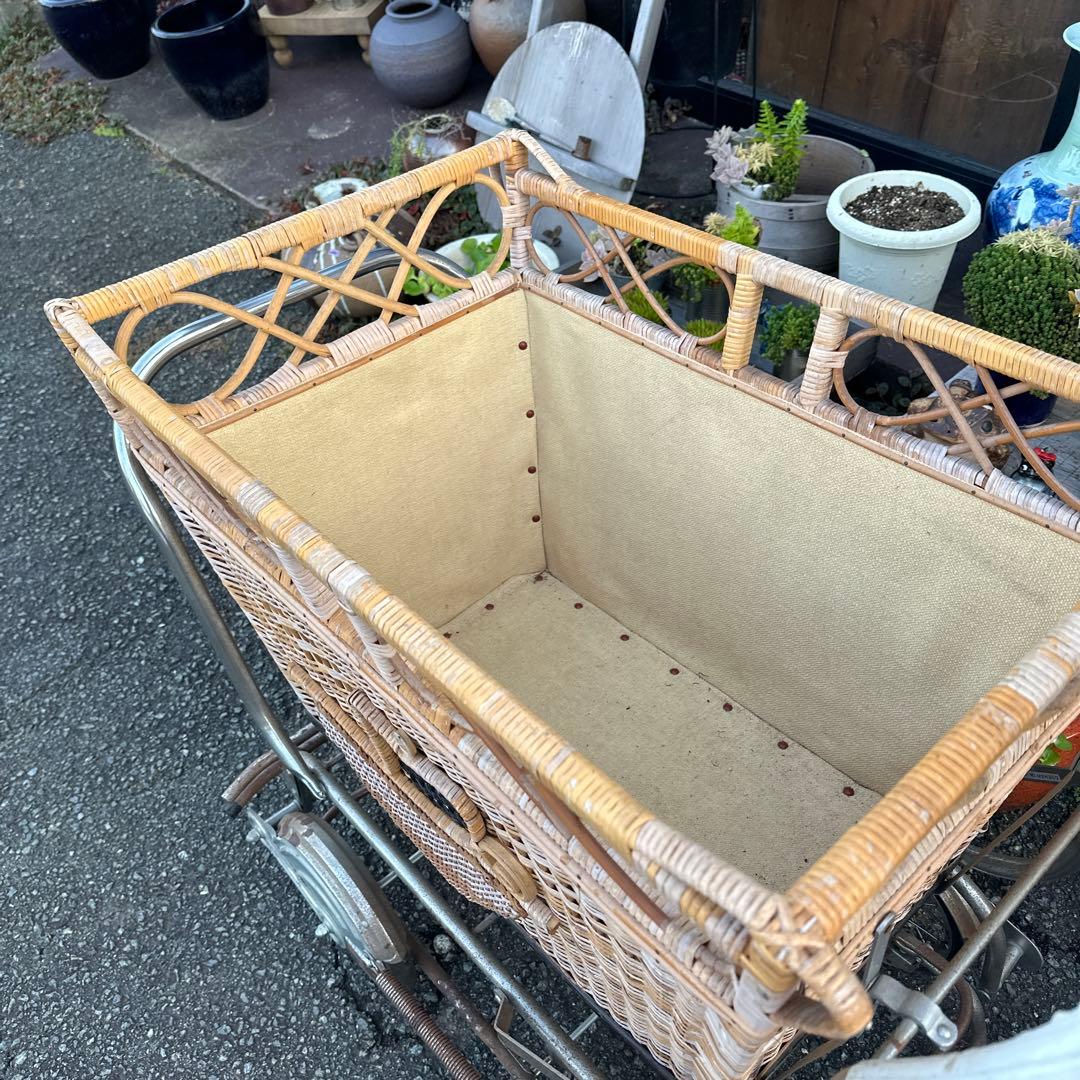 アンティーク　乳母車　とても可愛いホロ付き　ガーデンに！ペットに！