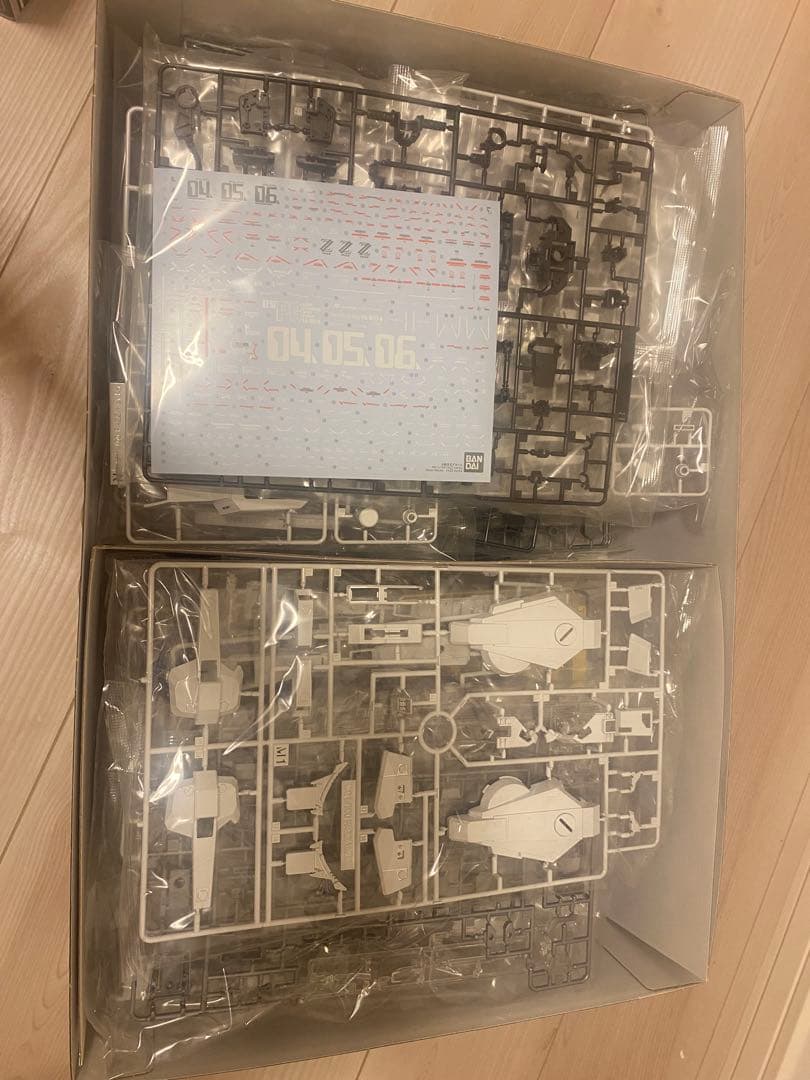 新品　BANDAI MG 1/100 ガンダムベース限定　FAZZ Ver.KA