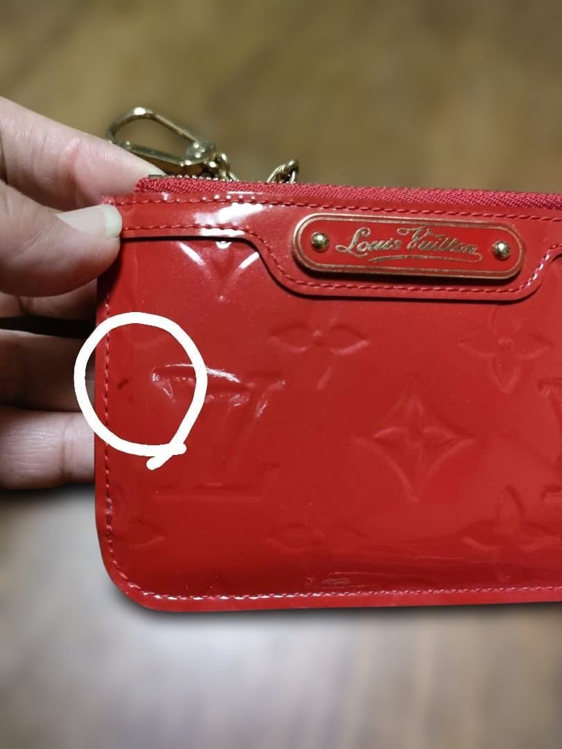 Louis Vuitton レッド ポシェットクレ　ヴェルニ