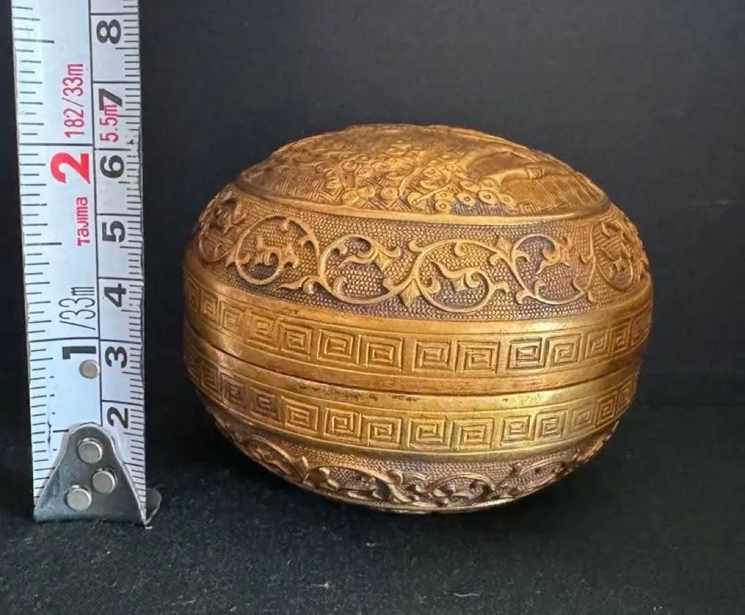 中国骨董　唐　金銅　人物寿紋彫り　香盒　宝石箱　茶道具　文房　置物(N-8)