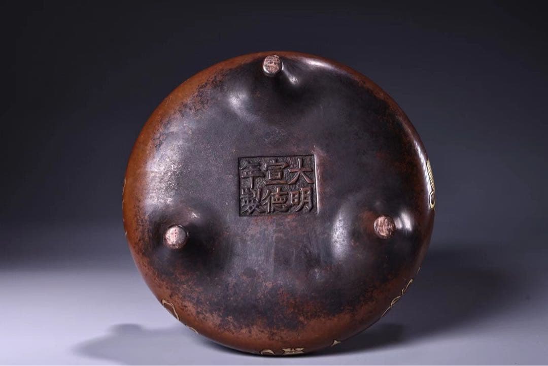 珍品旧蔵収純銅高レリーフ錾刻鎏金吉祥八宝香炉· 仏事用香炉・文房具·置物·稀少品