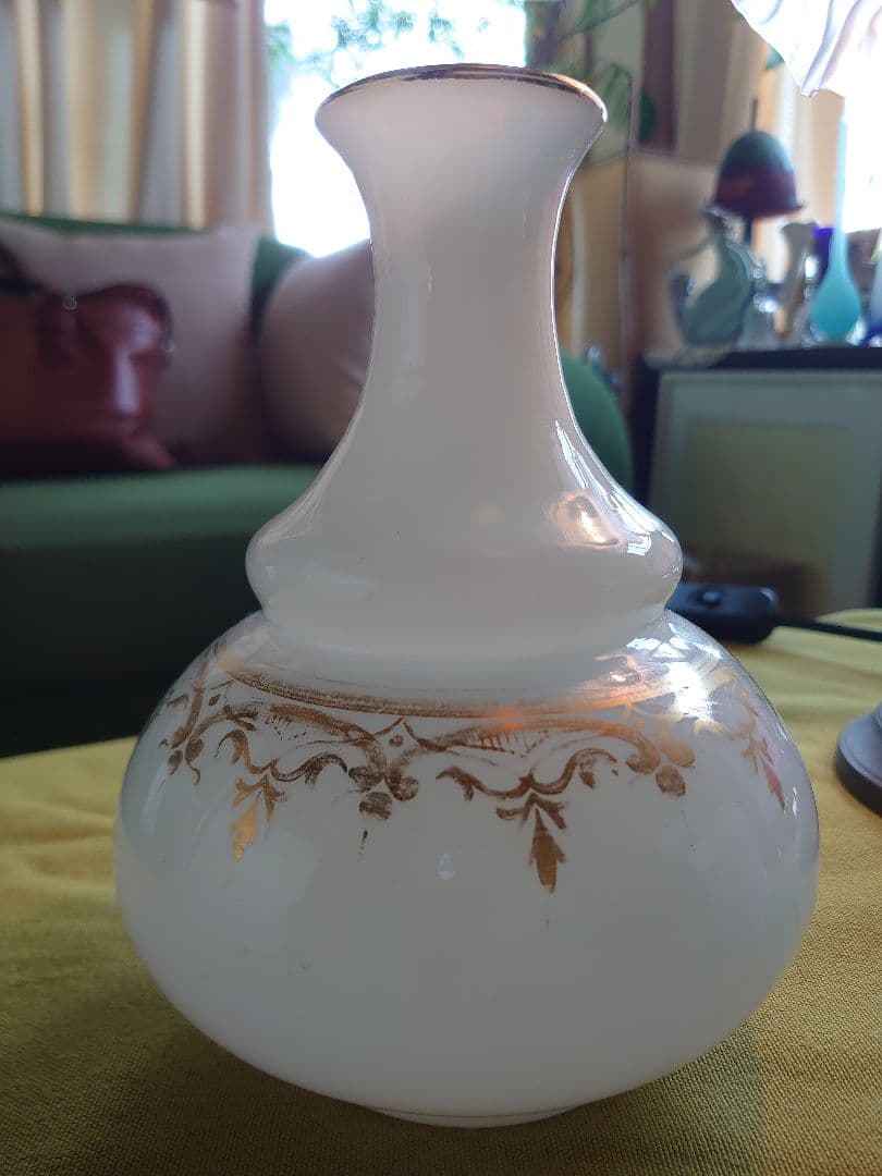 フランス19世紀　オパールガラス　ホワイト水差しカップ付き