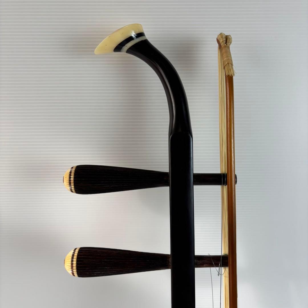 良品 二胡 天然 蛇皮 民族楽器 敦煌牌 上海 弓 ケース 謌 弦楽器