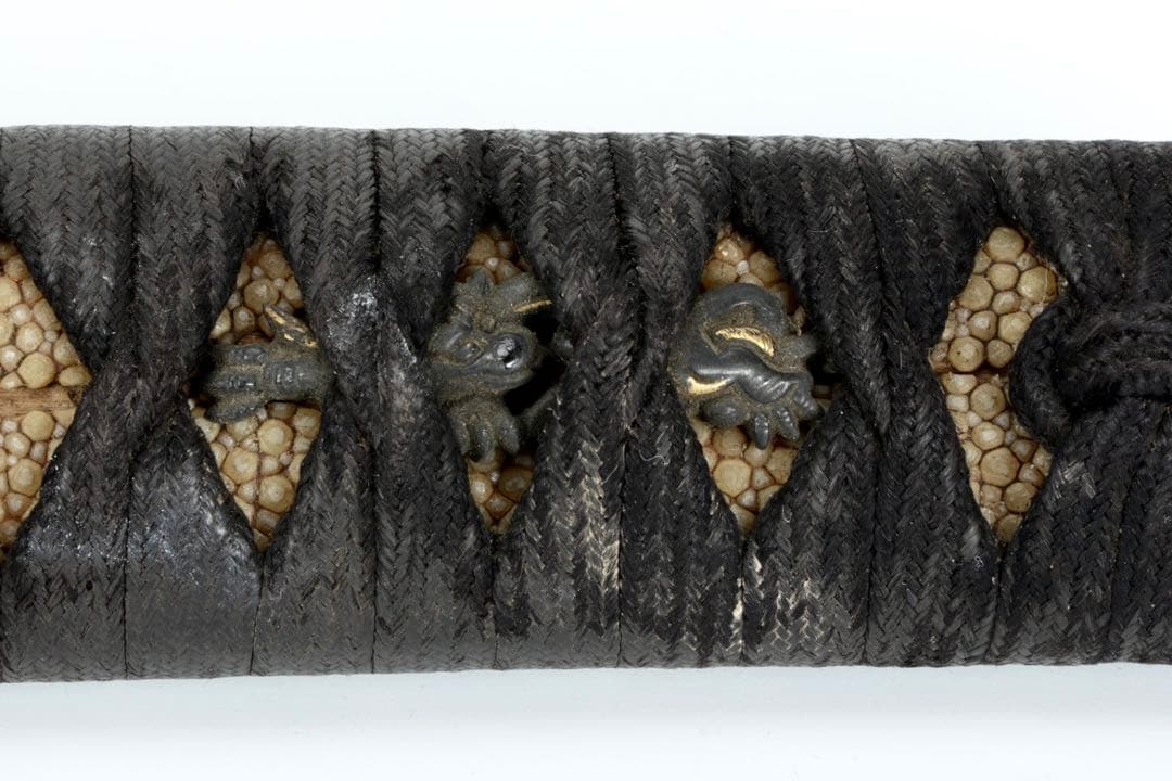 【時代物】日本刀 拵え一式 五種 鮫皮巻 黒呂塗 蜘蛛椿花図 刀装具 武士具