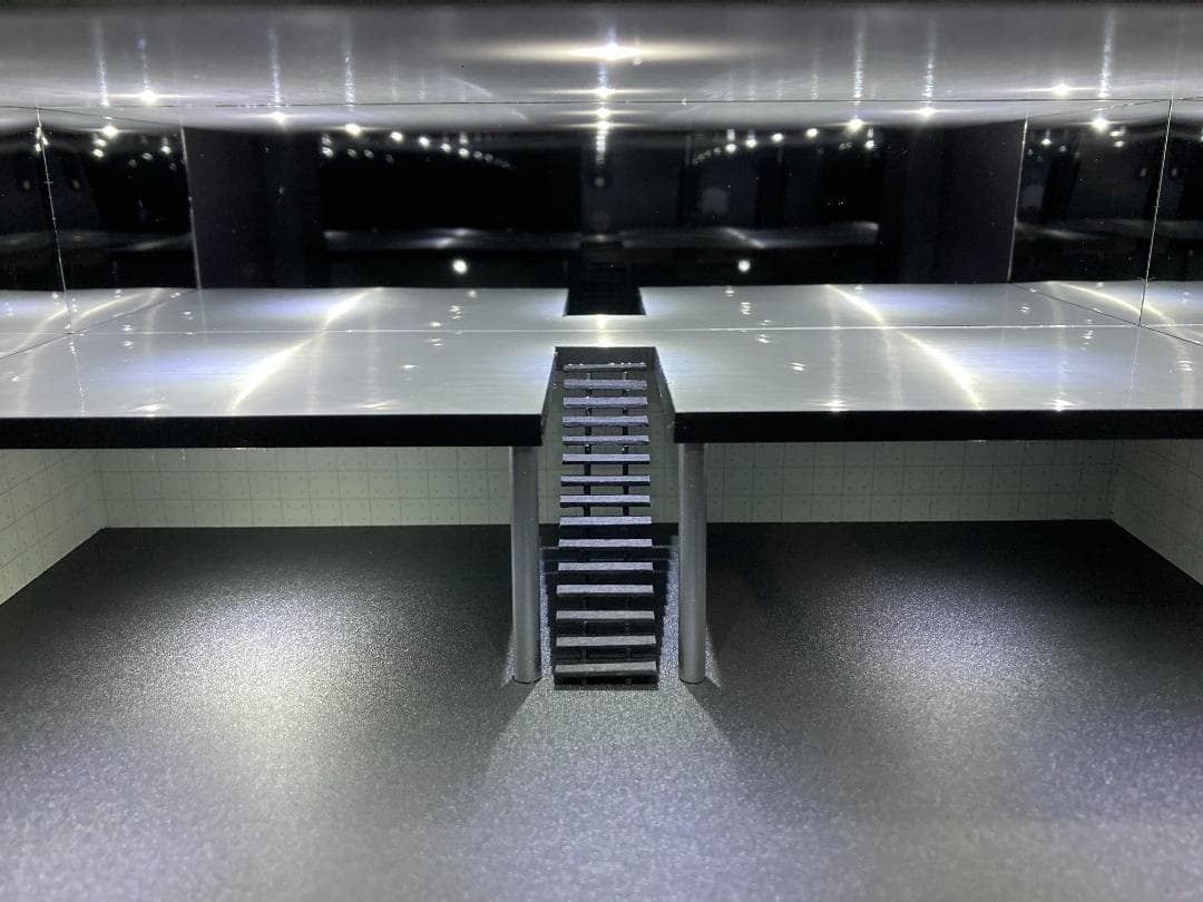 ミニカー専用ジオラマ：1/64 ショールームⅣ／在庫SALE！