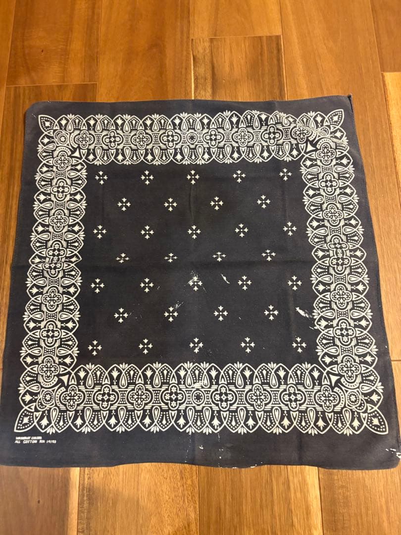週末値下げ ヴィンテージバンダナ アイアンクロスブラック