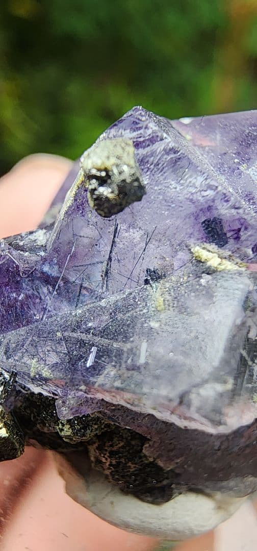 スティブナイトを含むフローライト