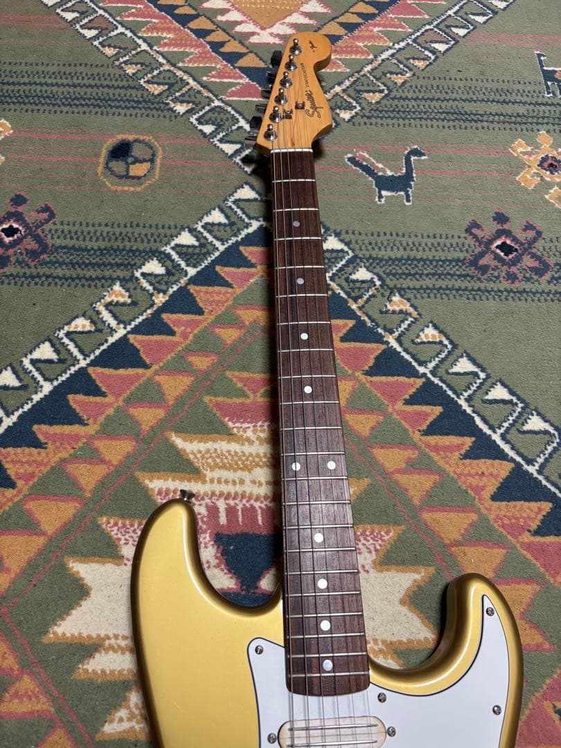 スクワイヤー　ストラトキャスター ゴールド