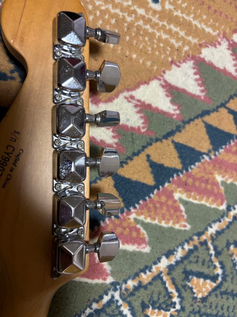 スクワイヤー　ストラトキャスター ゴールド