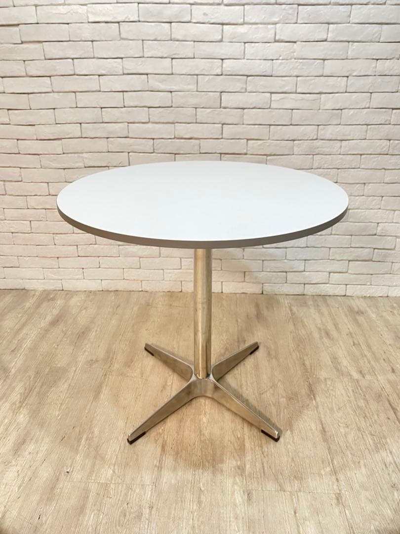 【プロファイル必読：） 4万円　円形ROOM& テーブル