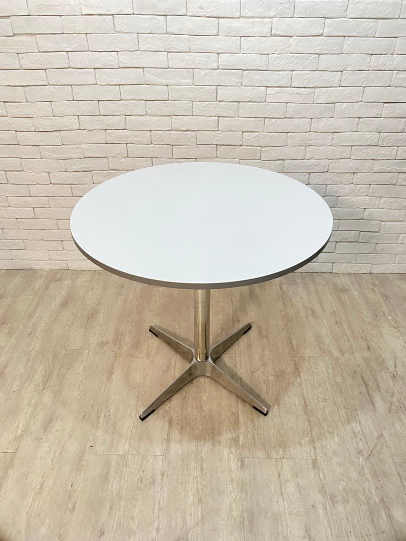 【プロファイル必読：） 4万円　円形ROOM& テーブル