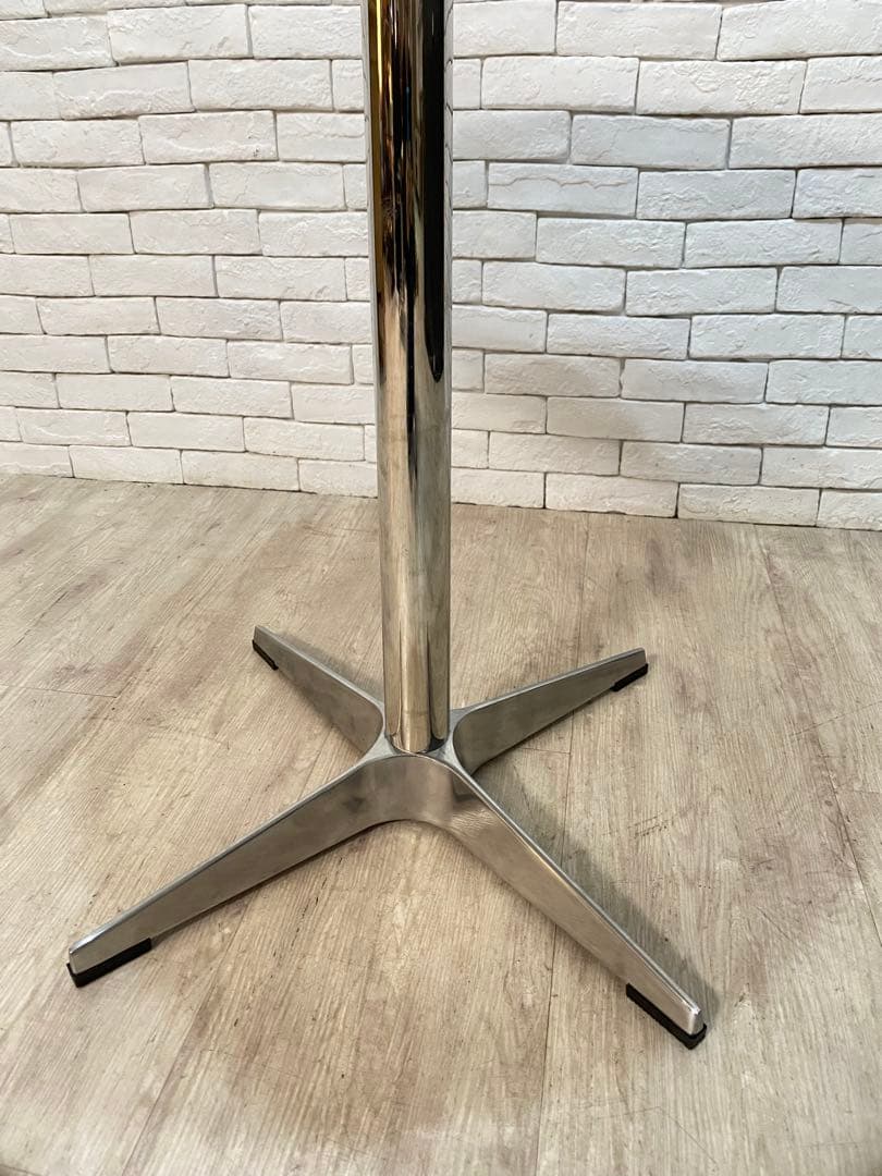 【プロファイル必読：） 4万円　円形ROOM& テーブル