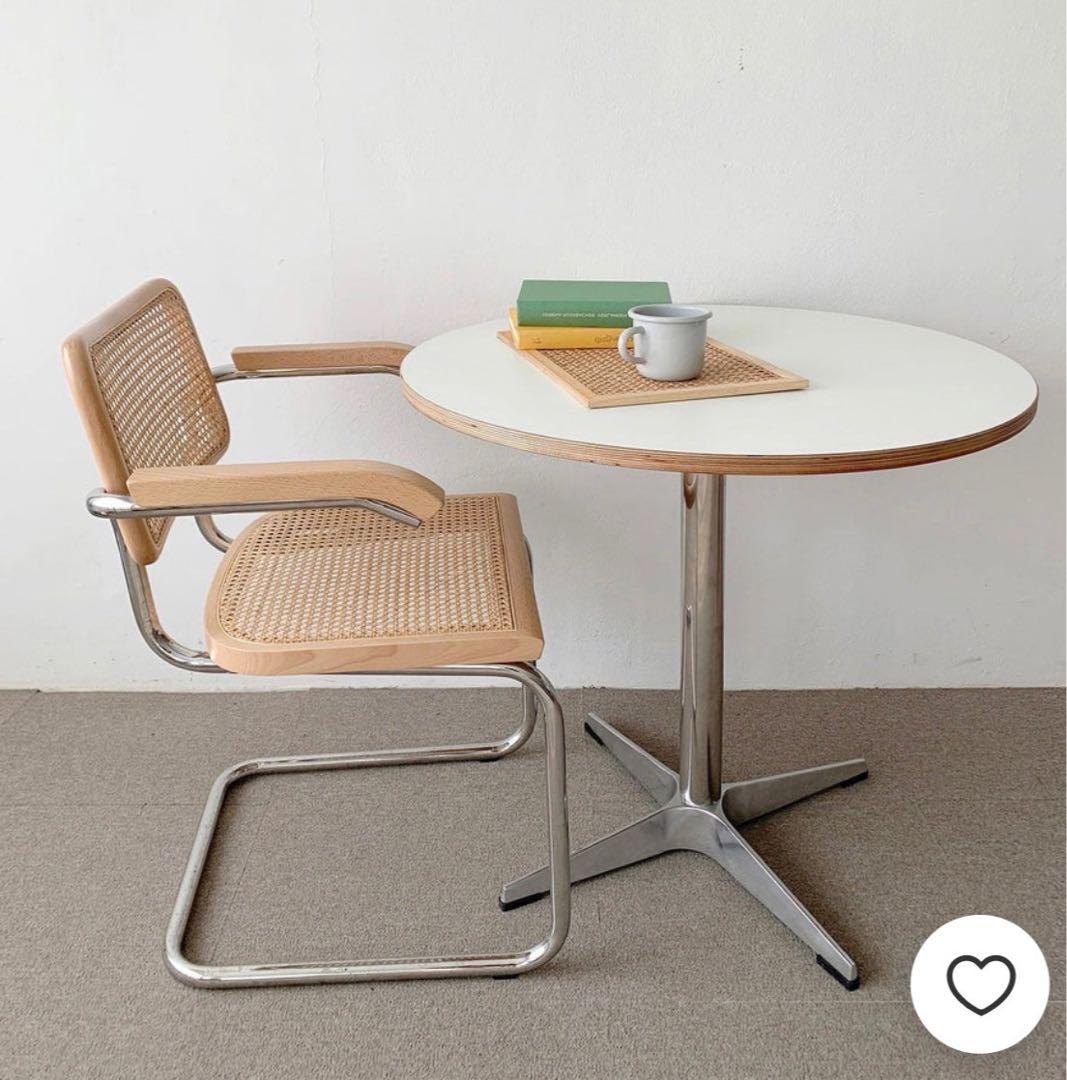 【プロファイル必読：） 4万円　円形ROOM& テーブル