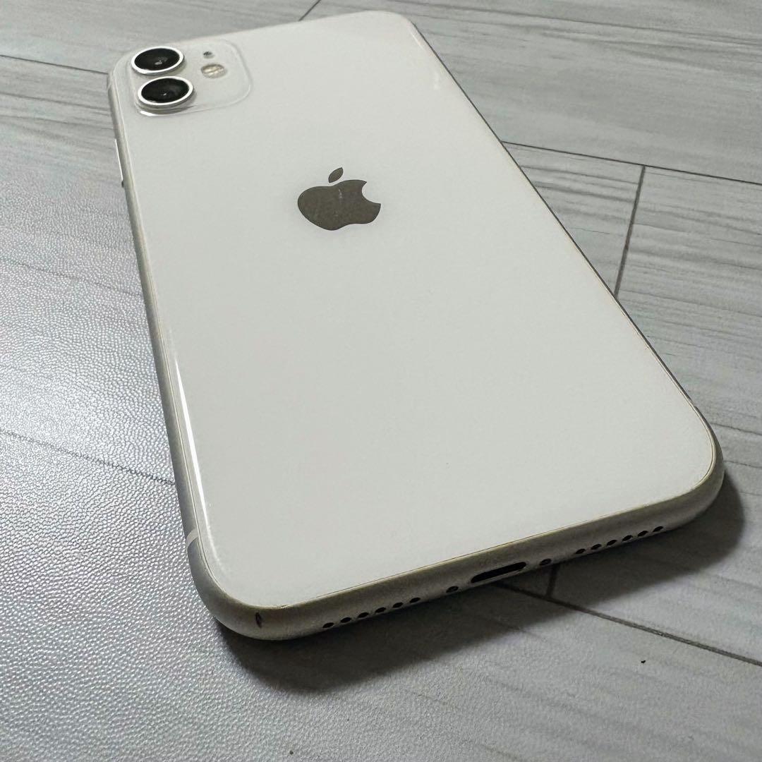 iPhone11 128GB ホワイト 表示不良あり バッテリー交換済 おまけ付