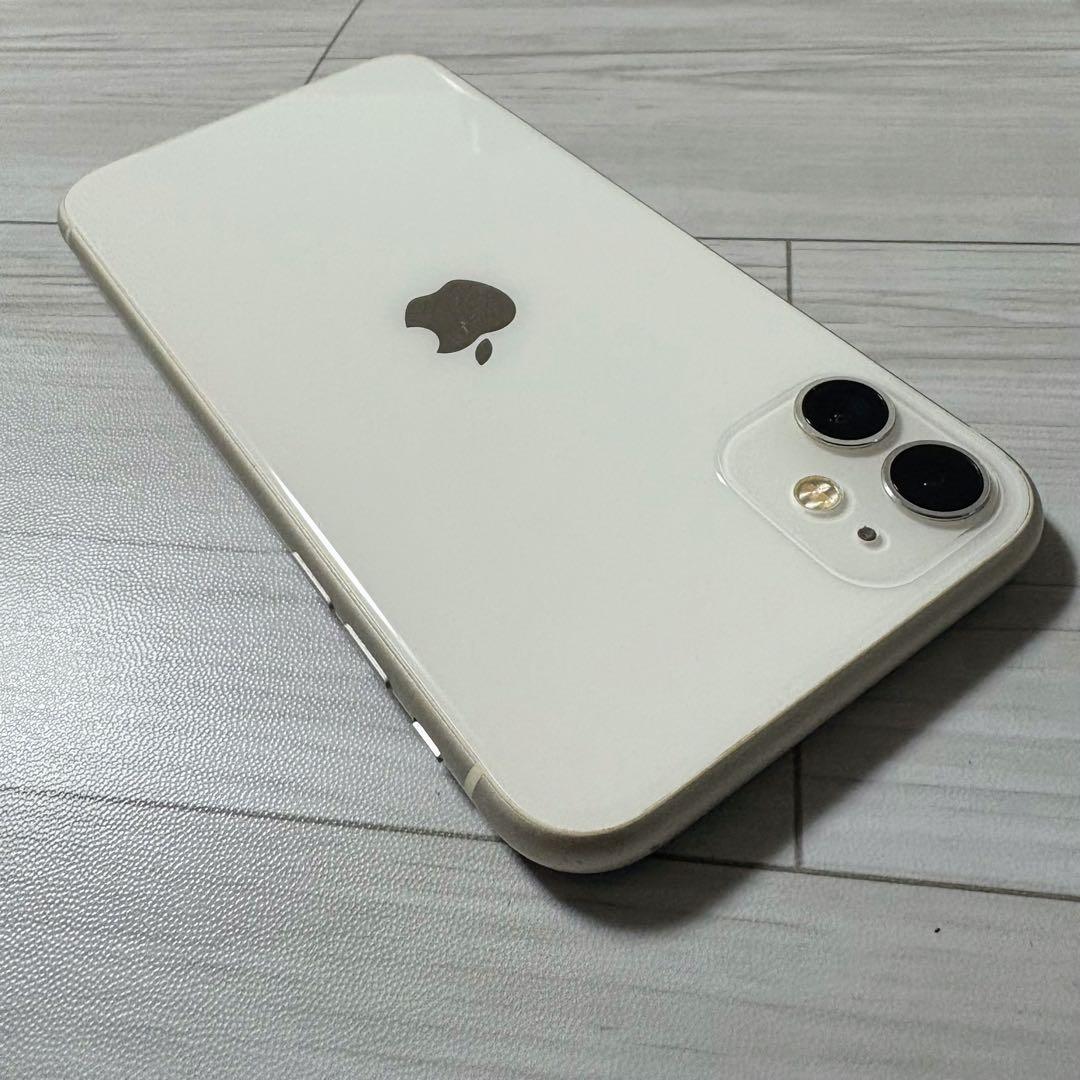 iPhone11 128GB ホワイト 表示不良あり バッテリー交換済 おまけ付