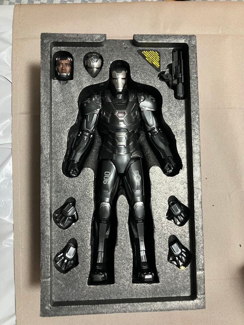 ホットトイズ　ウォーマシン　マーク6 アベンジャーズ　エンドゲーム