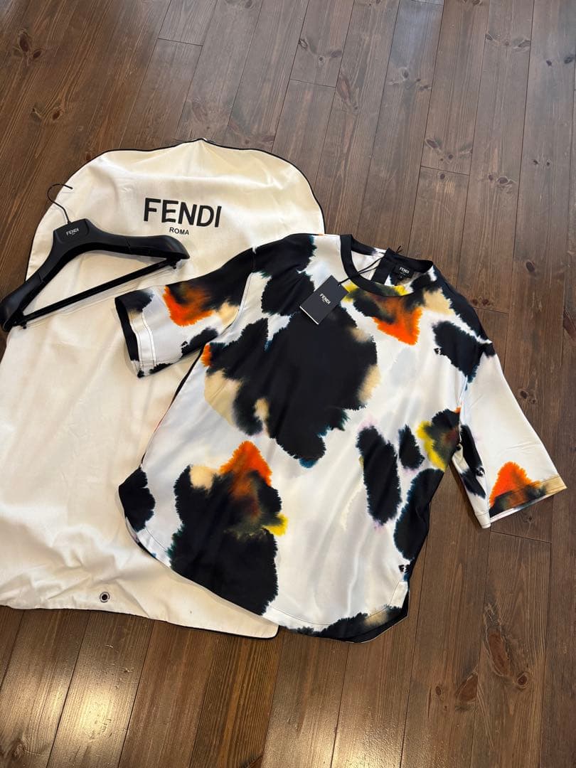 新品未使用★FENDIシルクカットソー★FENDIフェンディーロンハーマン